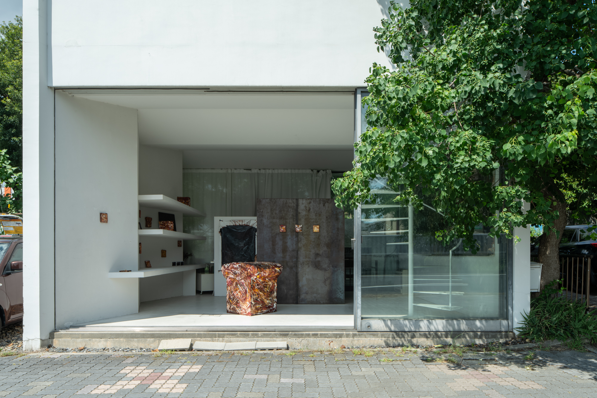 004ARA08076 ToLoLo studio