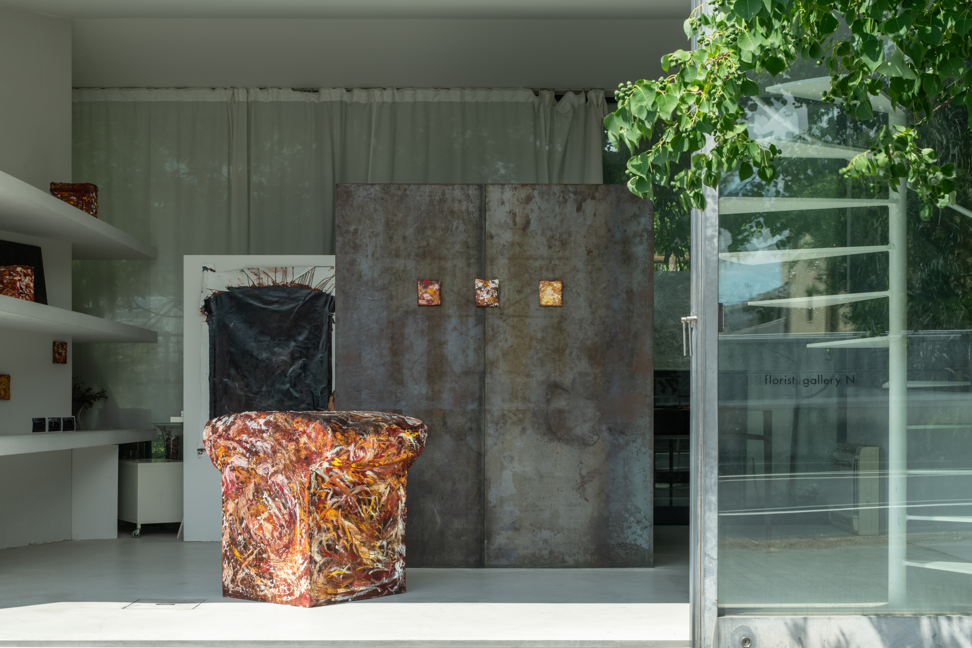 006ARA08079 ToLoLo studio