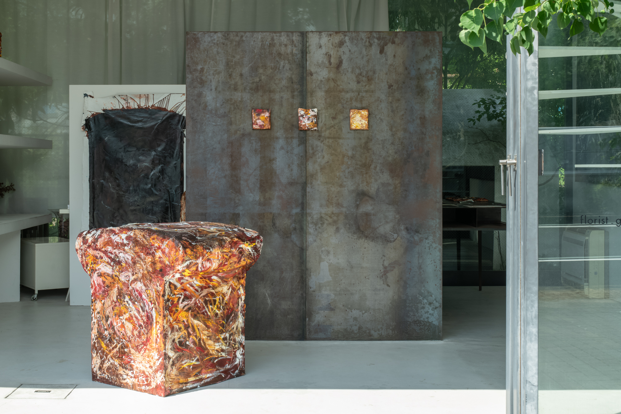 009TAJ04797 ToLoLo studio